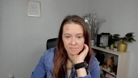 Snapshot of ladyalessa chatting on 06.01.26 ALESSA online show from 06.01.26
