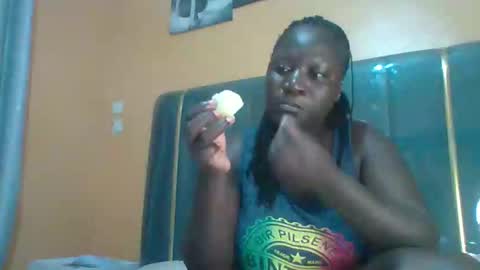 Snapshot of ladyblossoms19 chatting on 04.21.26 lindah32 online show from 04.21.26