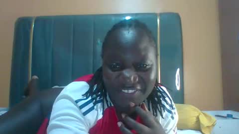 Snapshot of ladyblossoms19 chatting on 04.25.26 lindah32 online show from 04.25.26