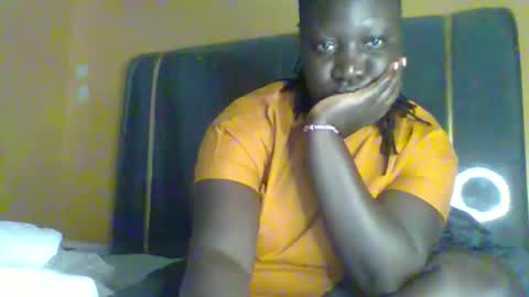 Snapshot of ladyblossoms19 chatting on 06.01.26 lindah32 online show from 06.01.26