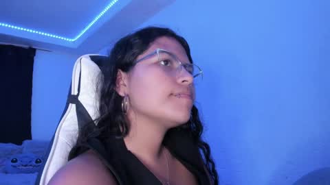  Lady  online show from 01.30.25