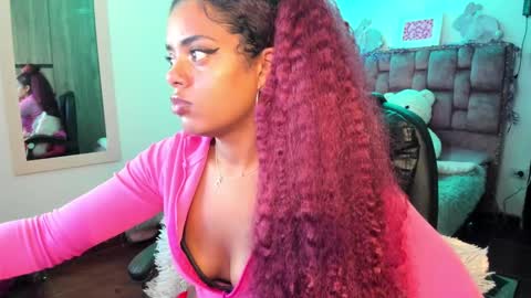 Snapshot of ladydanniela chatting on 12.17.24 leidy daniela online show from 12.17.24