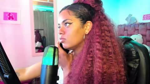 Snapshot of ladydanniela chatting on 12.17.24 leidy daniela online show from 12.17.24