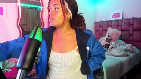 Snapshot of ladydanniela chatting on 01.10.25 leidy daniela online show from 01.10.25