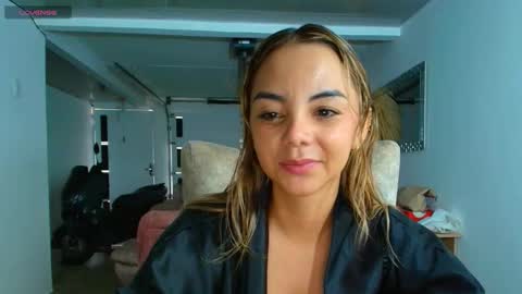 Hello im lady nice to meet you  online show from 10.22.25