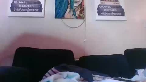 Snapshot of ladyhoneyb chatting on 10.17.25 LadyhoneyB online show from 10.17.25
