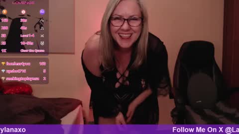 Snapshot of ladylanaxo chatting on 02.18.25 Next Stream online show from 02.18.25