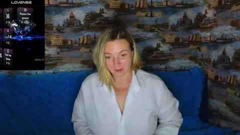 Snapshot of ladylucky_ chatting on 09.30.25 ladylucky_ online show from 09.30.25