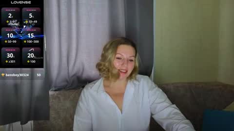 Snapshot of ladylucky_ chatting on 10.22.25 ladylucky_ online show from 10.22.25