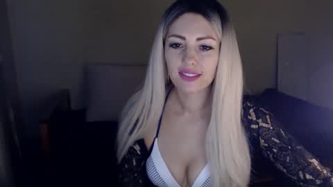 Snapshot of ladymoonlight8 chatting on 01.11.25 Monika online show from 01.11.25