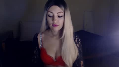 Snapshot of ladymoonlight8 chatting on 01.18.25 Monika online show from 01.18.25