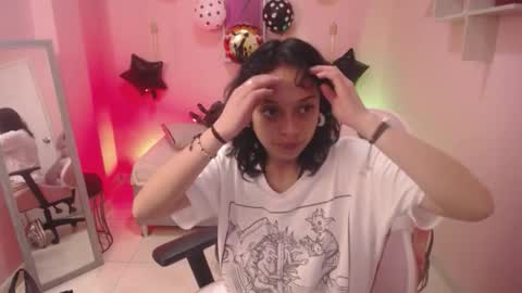Snapshot of ladywawy_ chatting on 10.18.25 Ladywawy online show from 10.18.25