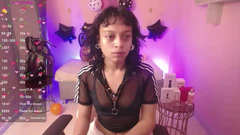 Snapshot of ladywawy_ chatting on 10.20.25 Ladywawy online show from 10.20.25