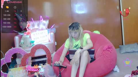 Skinnygirl online show from 04.21.26