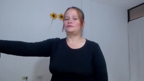  paola and a guest lol    online show from 11.11.25