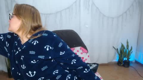  paola and a guest lol    online show from 04.11.26