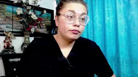 laia_hadid online show from 02.02.26