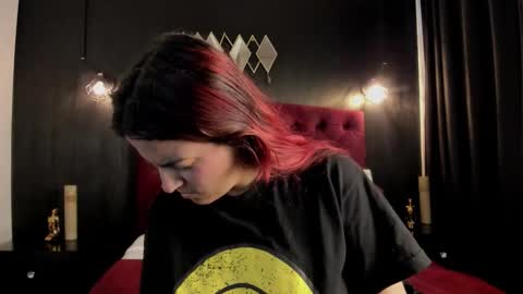 Laia  online show from 10.05.25