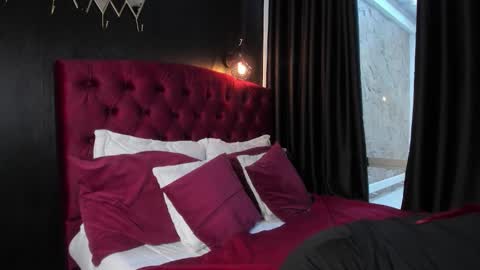 Laia  online show from 11.22.25