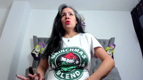 Lailacastillo online show from 12.12.24