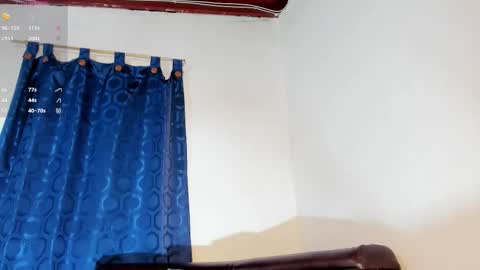 Snapshot of lailamayers chatting on 11.18.25 Laila online show from 11.18.25