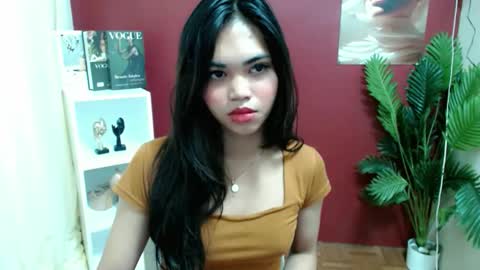 Snapshot of laire_allure chatting on 02.22.26 laire online show from 02.22.26