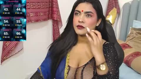 Laskhmirani online show from 10.13.25