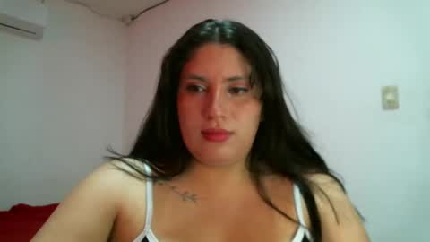 laura gomez online show from 02.15.25