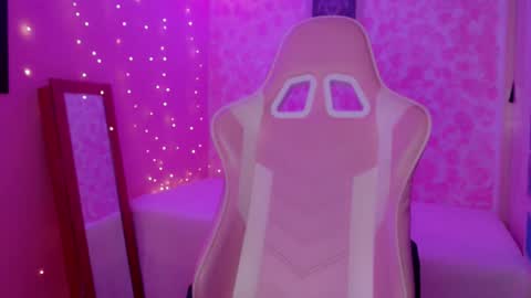 lala Moon online show from 01.08.26