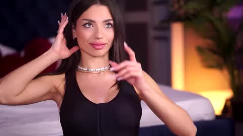 Snapshot of lalaroze chatting on 11.27.25 Lala online show from 11.27.25