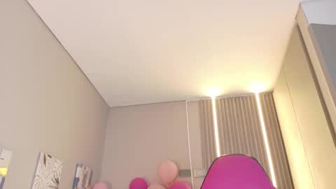 Laura online show from 11.20.25