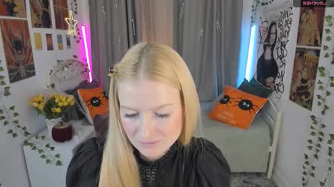 Laly online show from 10.28.25