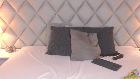 Laly Castro online show from 12.16.24