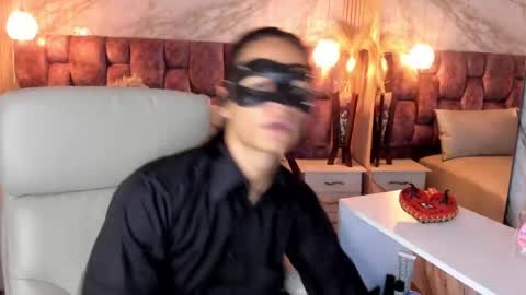 Bella  Dante online show from 10.18.25