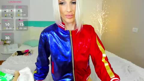 Lana  online show from 01.15.25