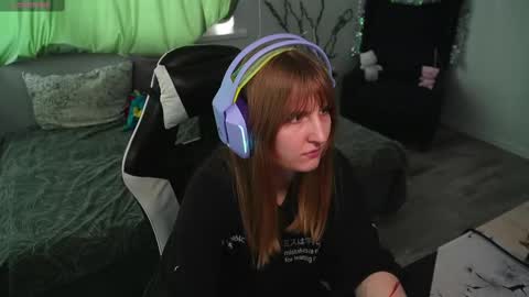 Snapshot of lana_del_kay chatting on 02.15.25 Kay online show from 02.15.25