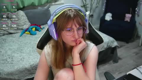 Snapshot of lana_del_kay chatting on 02.21.25 Kay online show from 02.21.25