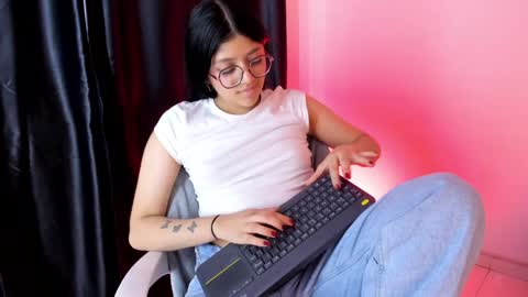 ... .          . ... online show from 01.15.25