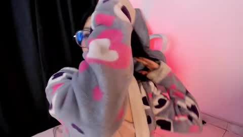 ... .          . ... online show from 01.25.25