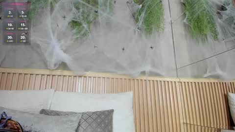 lana_lann online show from 10.19.25