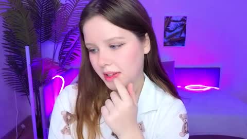 Snapshot of lana_moon__ chatting on 10.26.25 Lana online show from 10.26.25