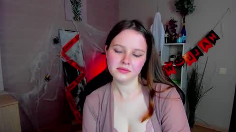 Snapshot of lana_moon__ chatting on 10.28.25 Lana online show from 10.28.25