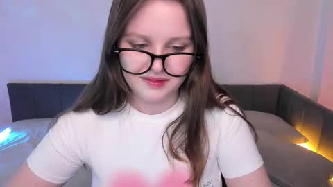 Snapshot of lana_moon__ chatting on 12.01.25 Lana online show from 12.01.25