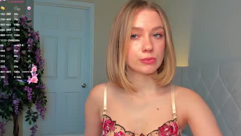 Lana online show from 01.12.25