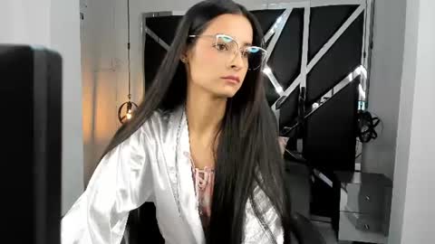 lana_rhoaades online show from 06.10.26