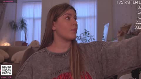 Snapshot of lana_rosy chatting on 01.18.25 Alana online show from 01.18.25