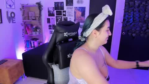 lanaherondale_ online show from 11.25.25