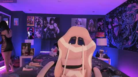 L A N A  online show from 10.04.25