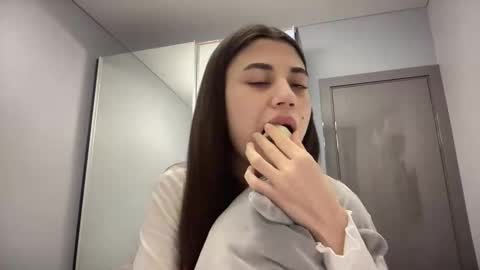 Lana online show from 11.30.25