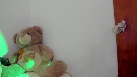 Snapshot of lanarouse1 chatting on 02.04.25 Lana online show from 02.04.25